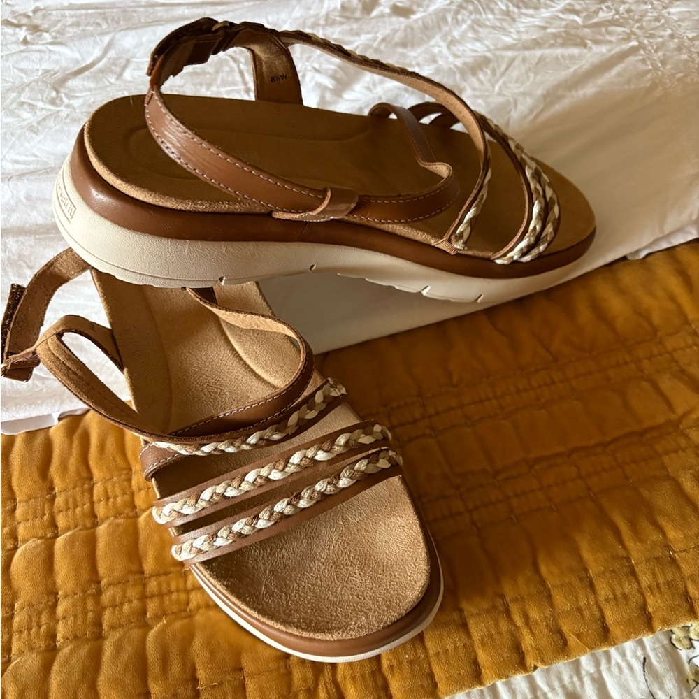 NWOT NEVER WORN BareTraps Tan and Cream Braided Sandals.